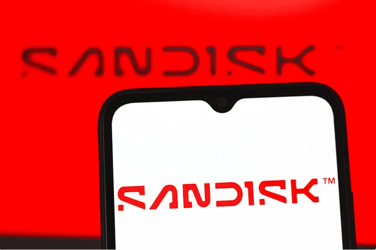 AI 存储超级周期之争：为何科技巨头的利润恐慌证实了 SanDisk 的 NAND 优势